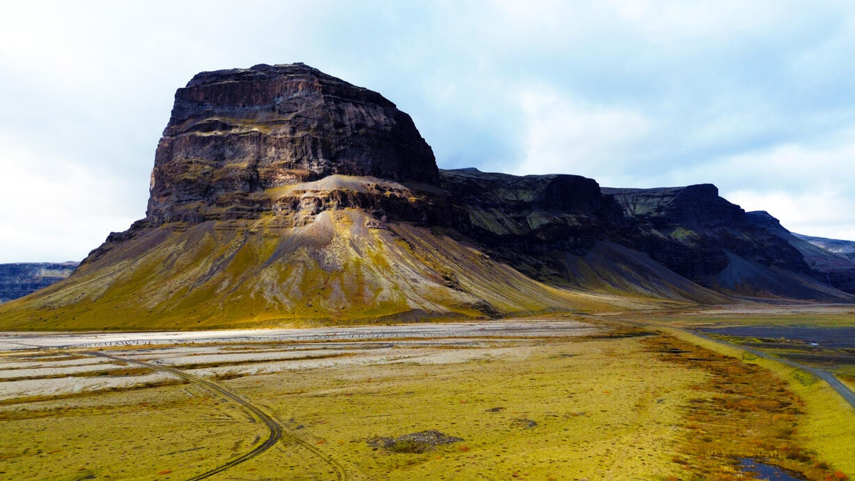 Lómagnúpur mountain